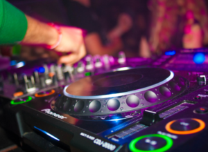 entertainment ideas for a boat wedding