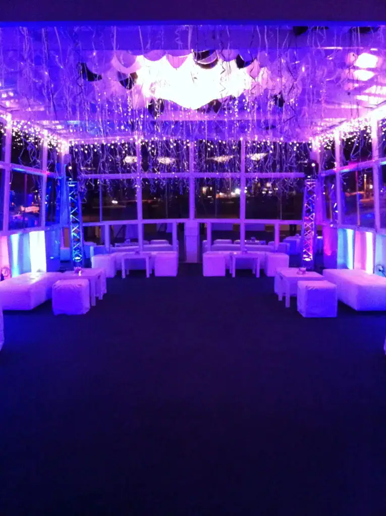 yacht party atmosphere
