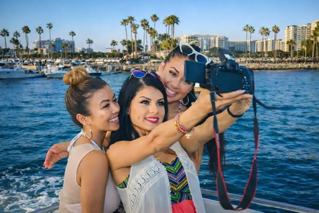 Yacht party photos